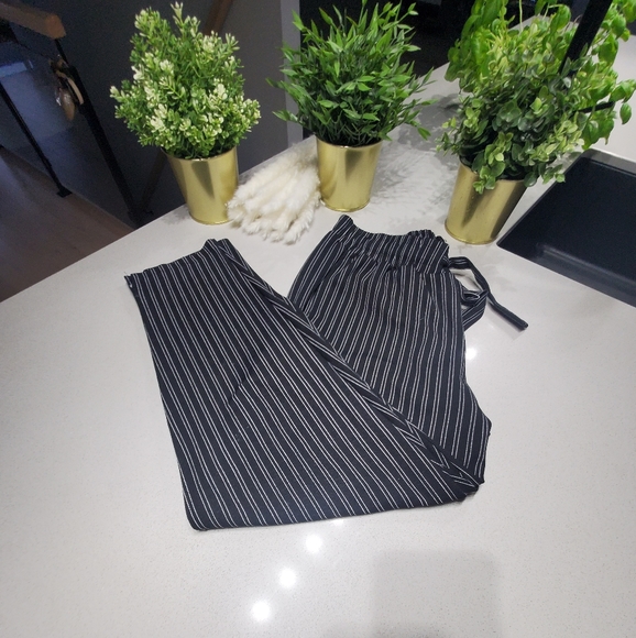 LILY MORGAN Splendide pantalon à jambes larges et aux chevilles ceintrées - Picture 6 of 6